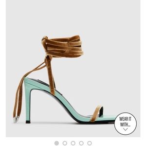 Brand new Steve Madden passionate multi velvet heels